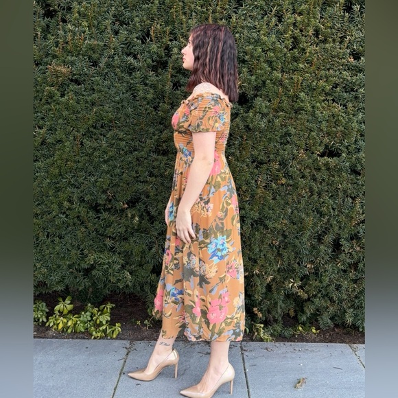 Urban Outfitters Kimchi Blue Off The Shoulder Smocked Midi Dress - Picture 7 of 9